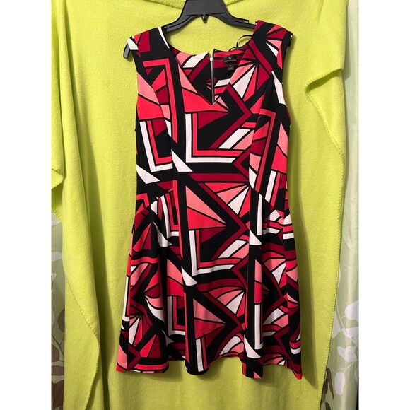 Worthington Sleeveless Geometric V Neck Dress 14 Red Black White - Picture 1 of 4